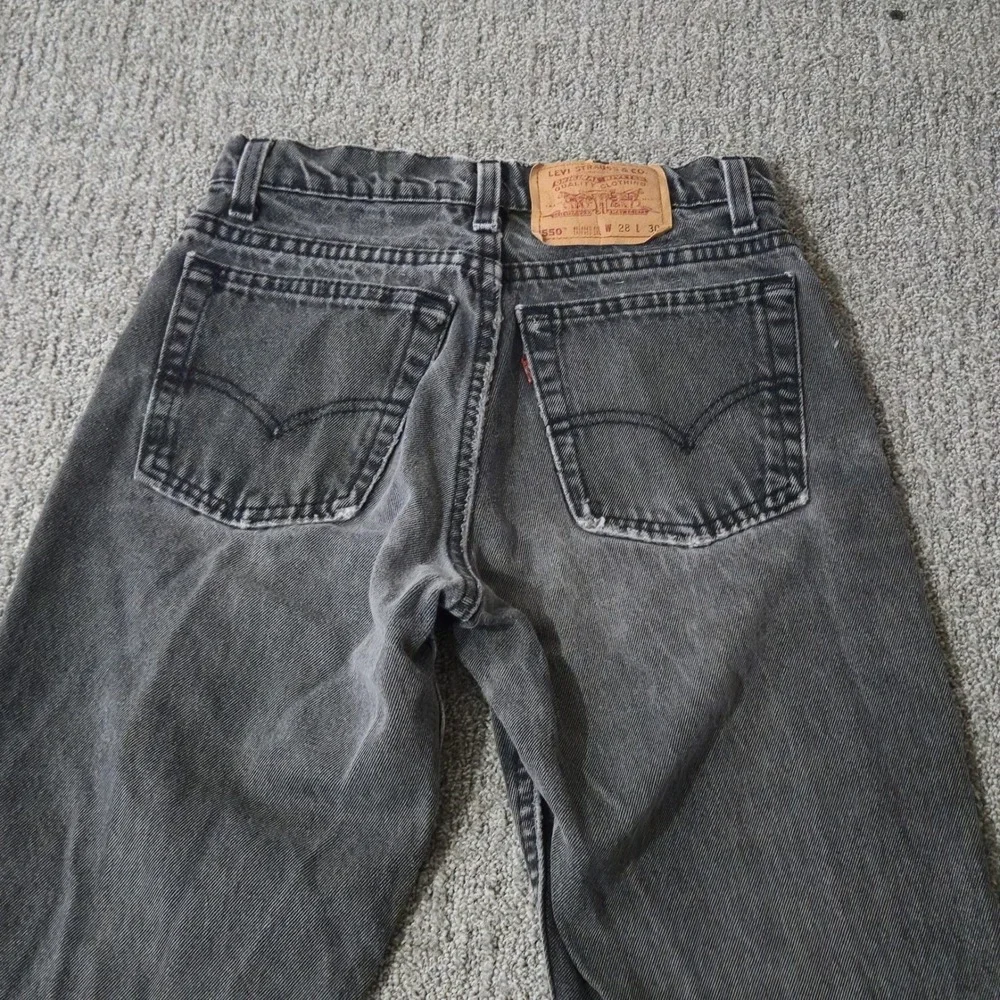 Vintage Levis 550 USA Made Relaxed Fit 28x30 Red Tab Jeans Black Faded